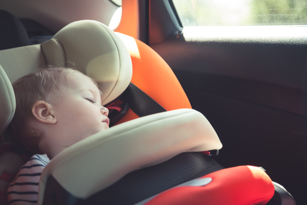 10 Tips to Maintain Your Baby’s Sleep Schedule While Traveling