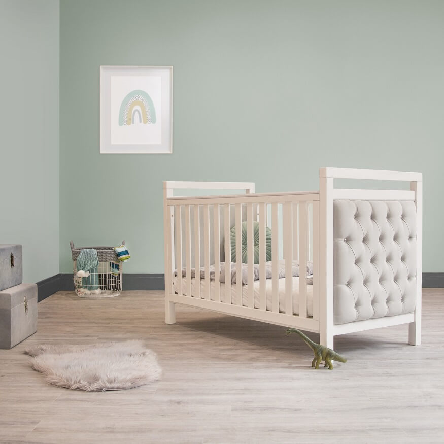 How to identify key features to consider when selecting a toddler bed