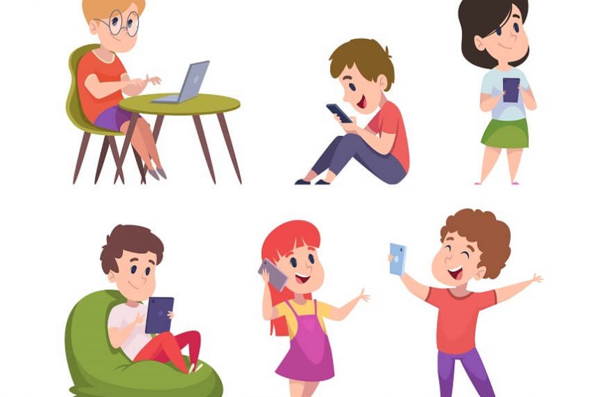 When is the Right Time for Children to Have a Phone? Weighing the Pros and Cons