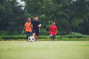 children-play-football