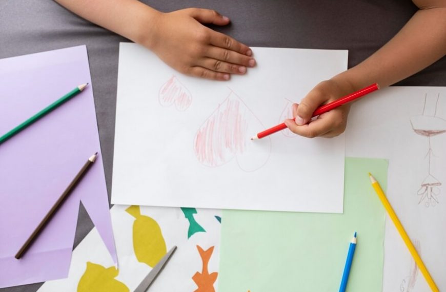 left-handed-children
