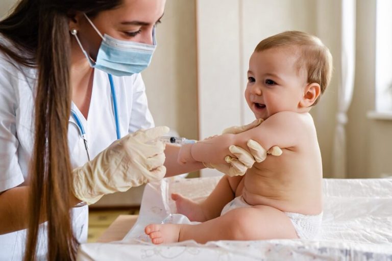 baby's-immunization-shots