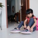 teach-your-child-to-put-on-shoes