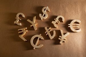 children-learn-about-currency-symbols