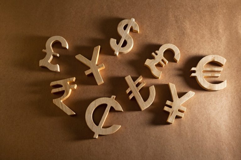 children-learn-about-currency-symbols