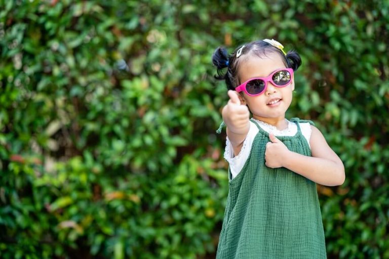 protecting-kids-eyes-from-UV-rays
