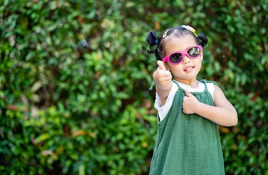 protecting-kids-eyes-from-UV-rays