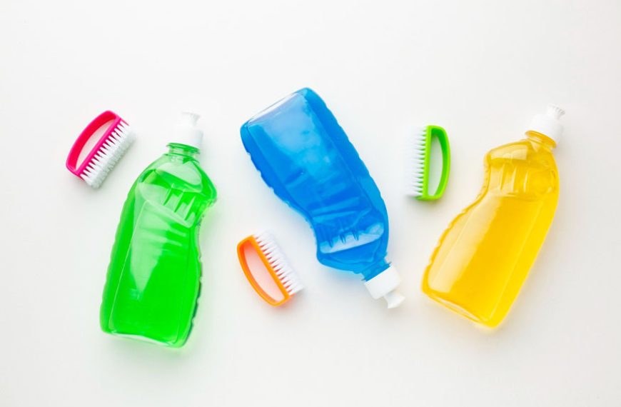 Crafting DIY Educational Sensory Bottles for Toddlers