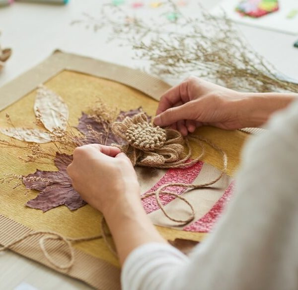 Discover 10 captivating French crafts and activities designed for children