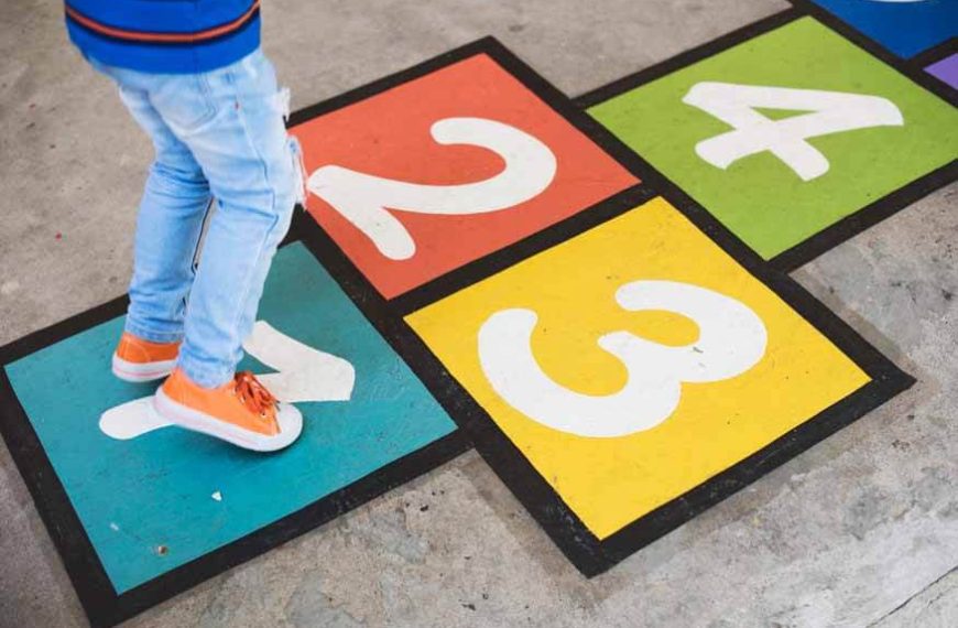 hw-to-play-hopscotch-with-a-preschooler