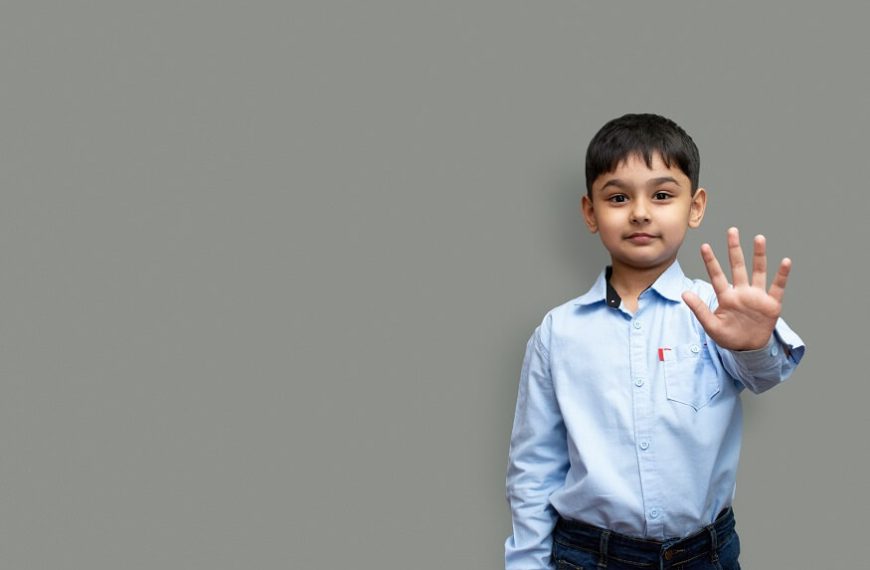supporting-yoyr-left-handed-childs-writing-skills