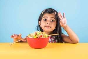 kids-feed-themselves