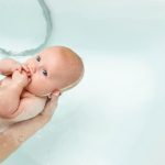 newborn-bathing