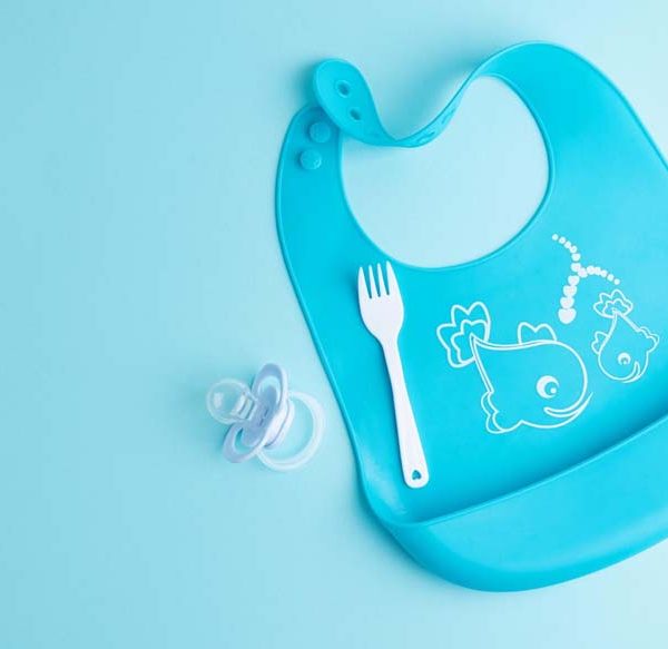 feeding-milestones-utensils