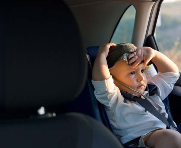 kid-alone-in-car