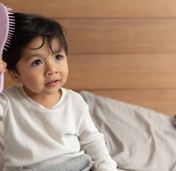 baby-daily-hair-brushing