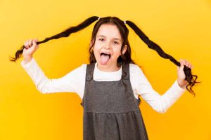 infant-pulling-hair