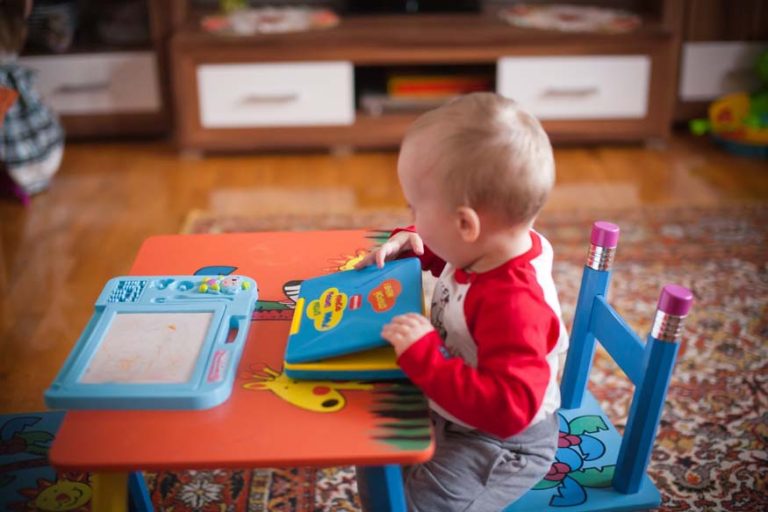 toddler-busy-board