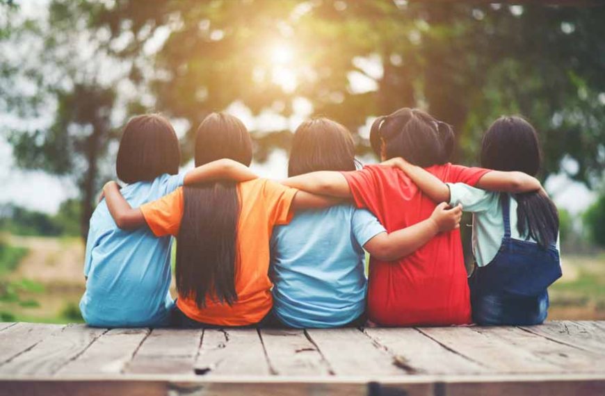 teach-preschoolers-kindness