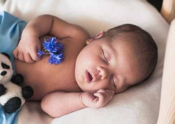 Why do babies catnap and how to manage it?