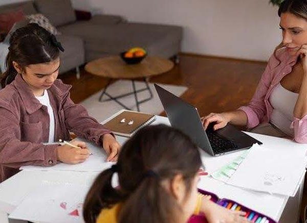 How to Balance Academics and Extracurricular Activities: A Student’s Guide