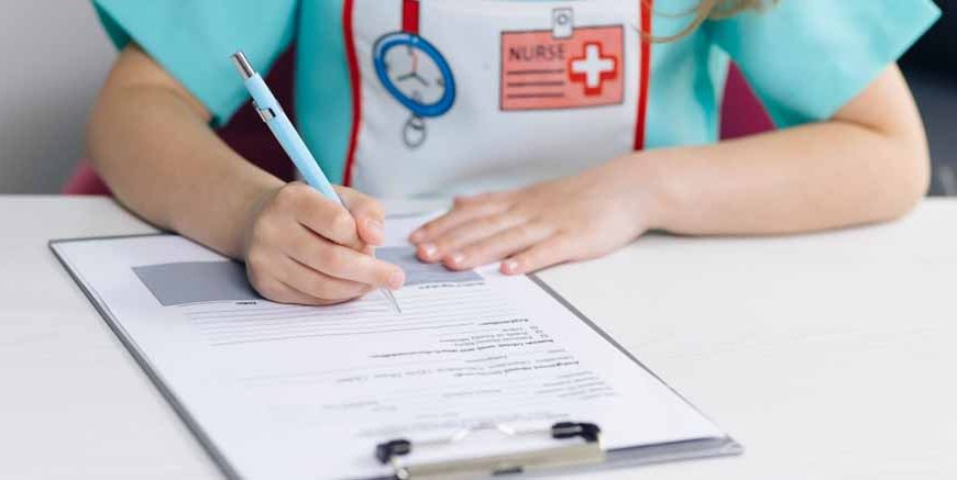 Essay on Doctor in English for Classes 1,2,3 Students 10 Lines & Paragraph