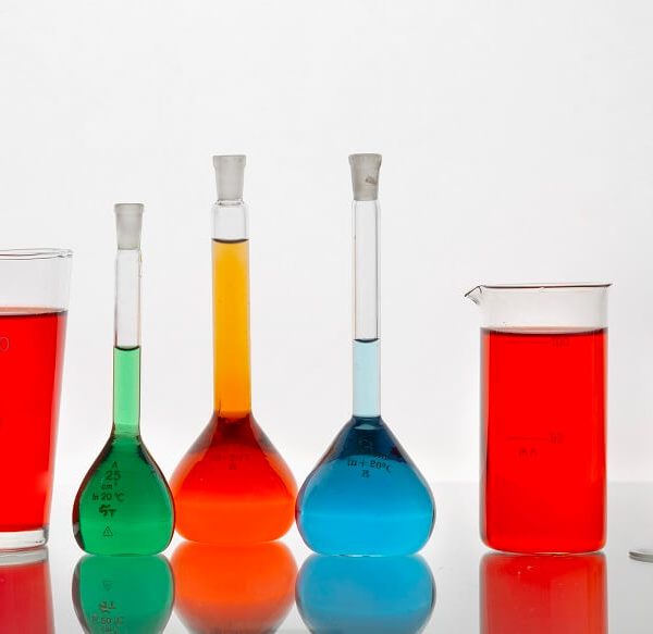 Beaker: Definition, Uses & Examples in Chemistry (2026)