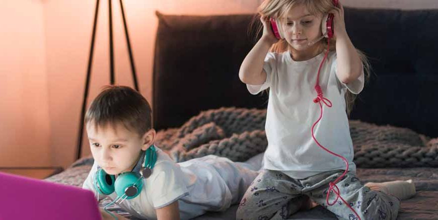 Screen Time vs Preschool Time — What Balance Works Best for Toddlers?